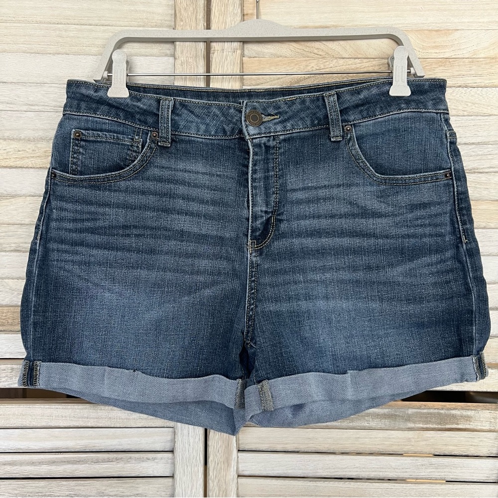 Time and Tru Blue Jean Shorts Cuffed Hem Relaxed Fit